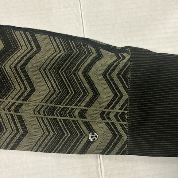 Ladies Lululemon Leggings - Picture 5 of 7